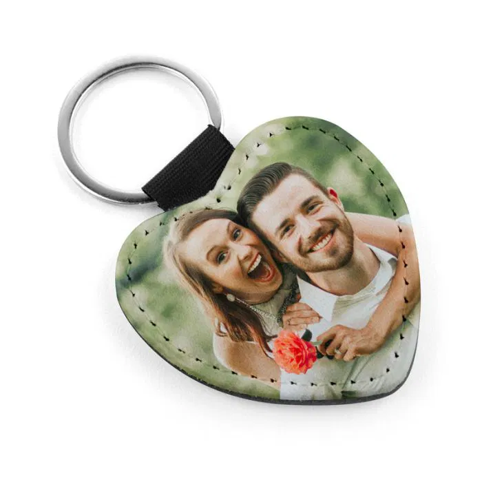 Portachiavi in ecopelle personalizzato con foto, forma a cuore.